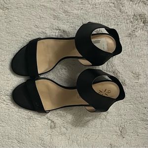 Nine West, Black thick heel shoes, size 10 fits like 9
